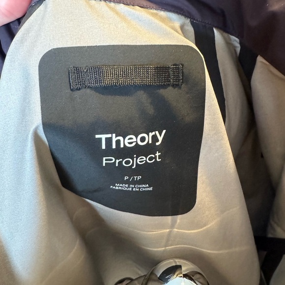 Theory Cropped Rain Jacket - Size S/P - Picture 12 of 12